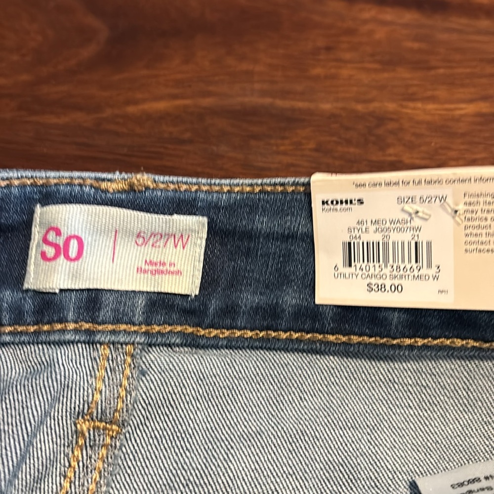 So denim distressed jean mini skirt Size 5/27 New - Picture 2 of 6